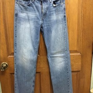 Men’s Levi’s barely worn no holes or rips